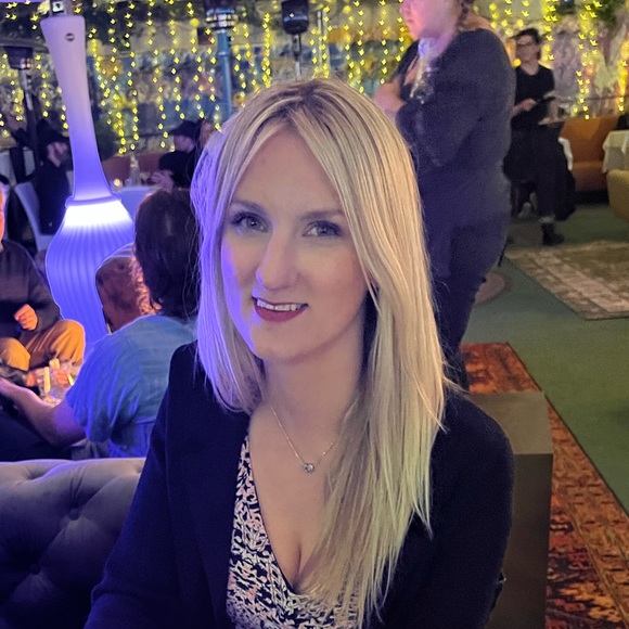 leslieostrowski